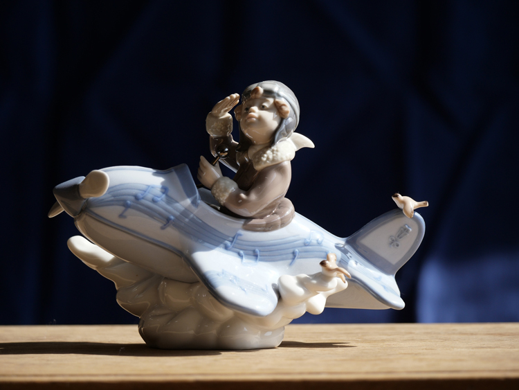 芸術的な磁器人形で知られる「リヤドロ」。その歴史と作品の価値とは 