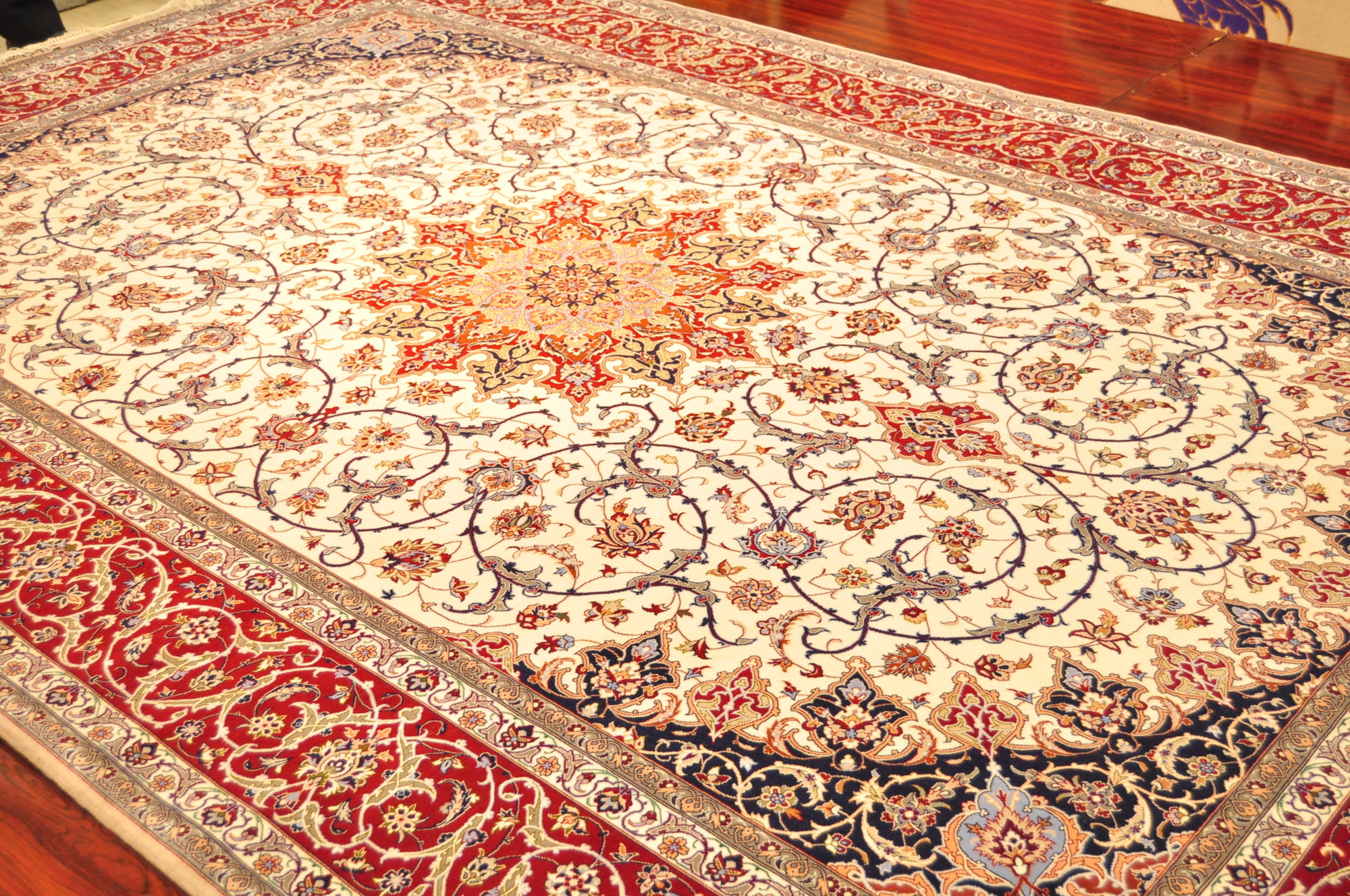 えいっと、処分お値下げ❣️ペルシャ絨毯　未使用長期保管品　ヴィンテージ難あり えいっと、処分お値下げ❣️ペルシャ絨毯 未使用長期保管品