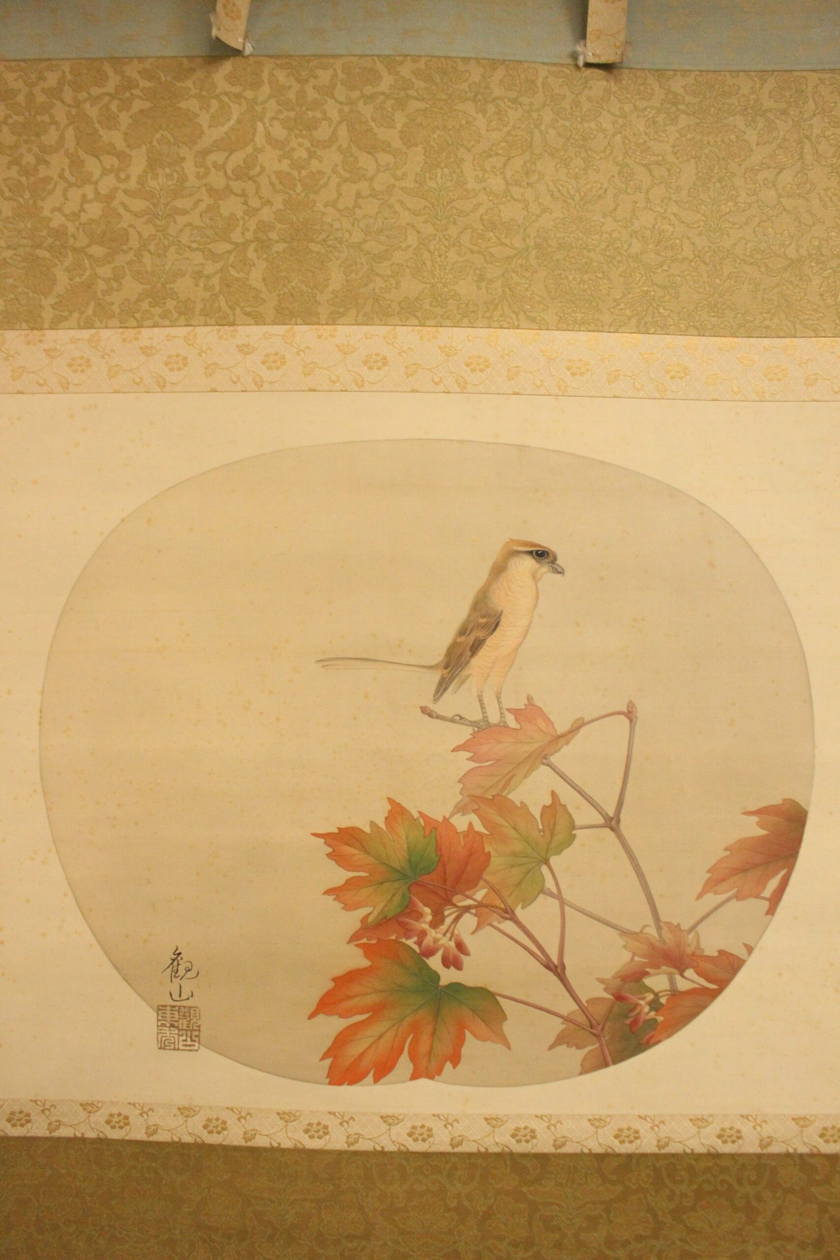 下村観山の作品の特長。古典的日本画の継承と西洋的色彩の融合