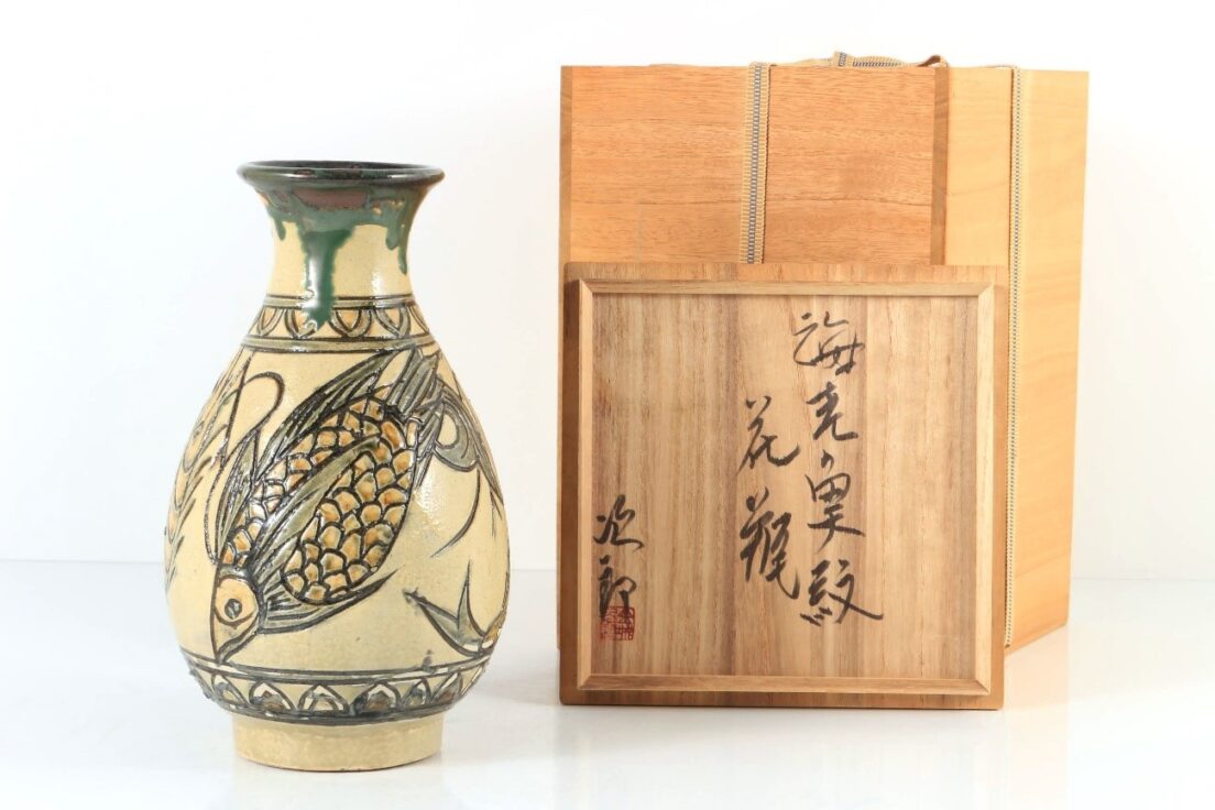 海老魚紋花瓶